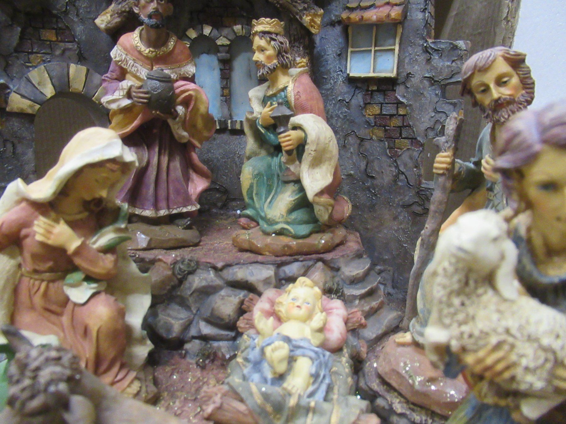 Toutes les décorations: Krippenstall mit Figuren – D'occasion à Münchenstein par avit 2