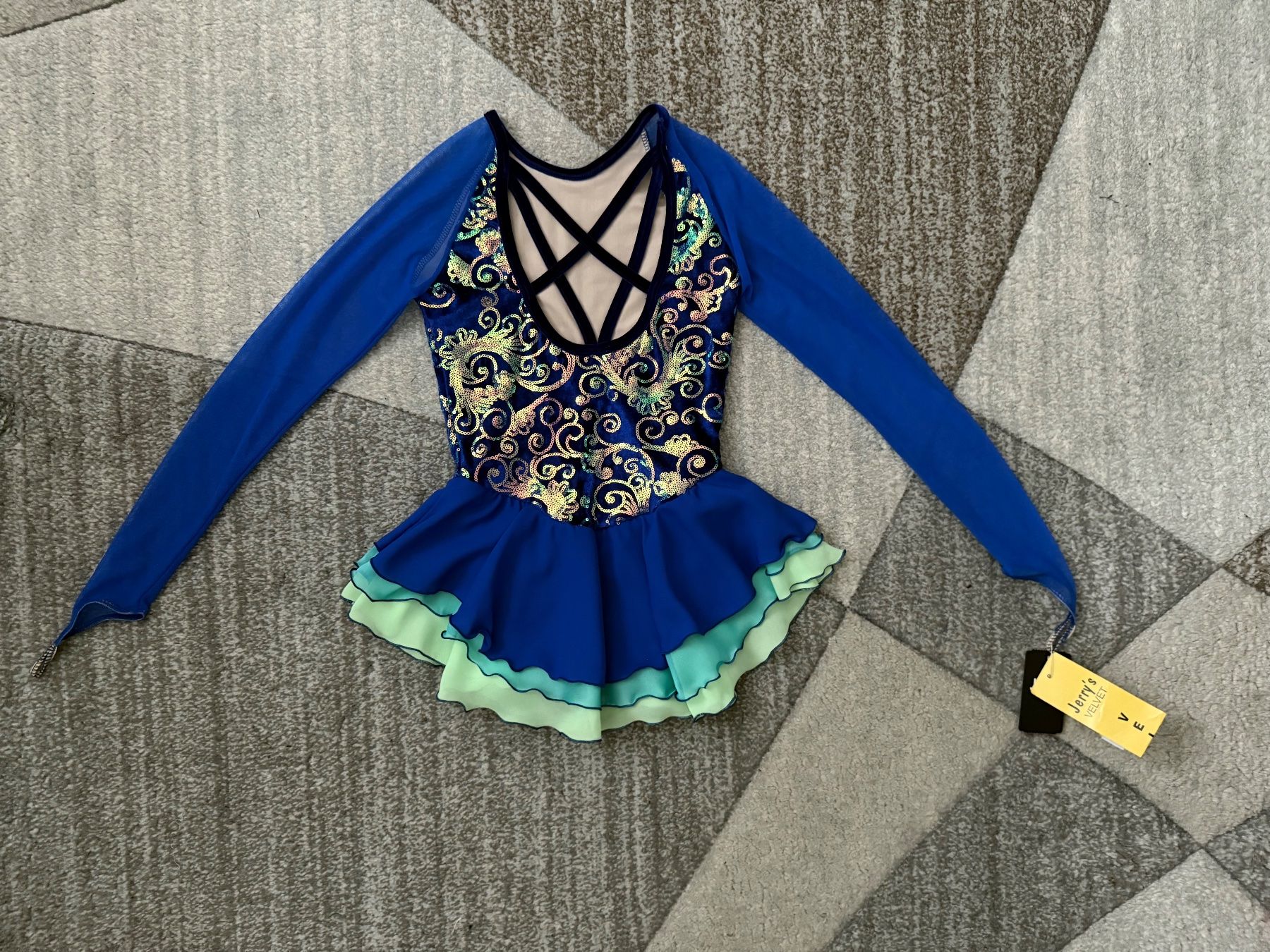 Vestiti & Gonne: Kürkleid Eiskunstlauf Jerry´s Gr.10-12 – Usato da Zürich venduto da makmakmak 1