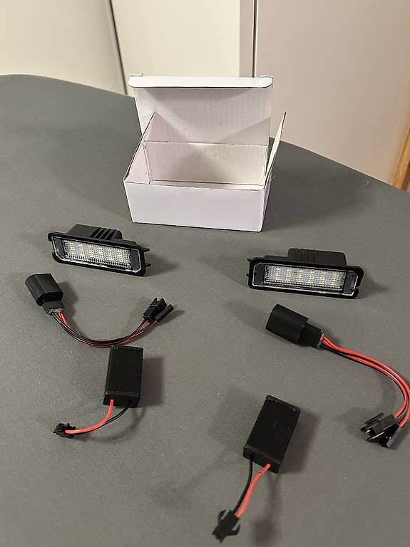 Tutti pezzi di ricambio auto: LED Kennzeichenbeleutung – Nuovo e nell'imballaggio originale da Münsingen venduto da MyHelion