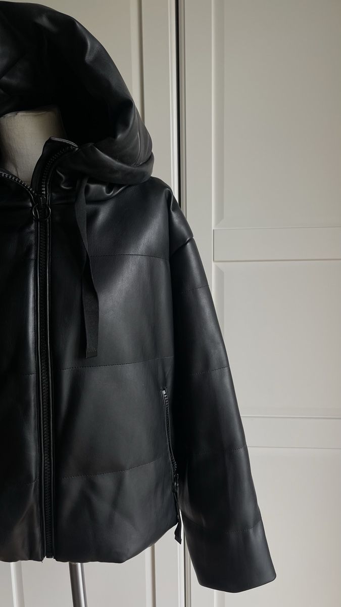 Zara Giacche: Stylische Bomberjacke Leder Imitat – Usato da Schlieren venduto da hye_jv95 1