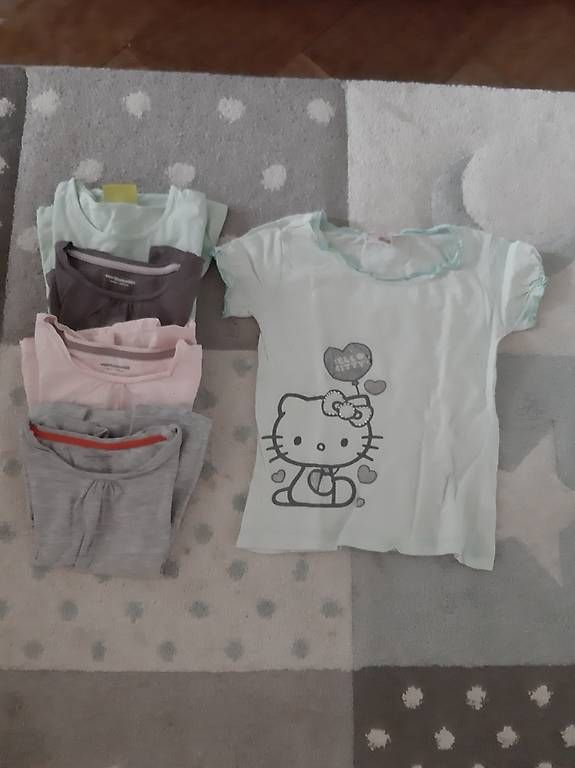 Camicette, T-shirt & Top: T-Shirts 92-104 – Usato da Männedorf venduto da Linkesan