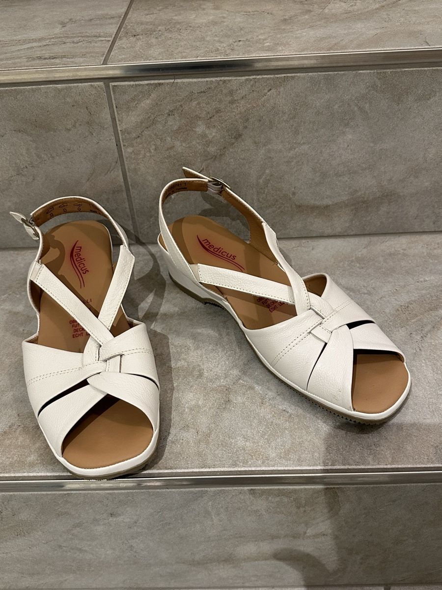Scarpe da donna: Medicus Sandalen – Usato da Gamprin venduto da maki013