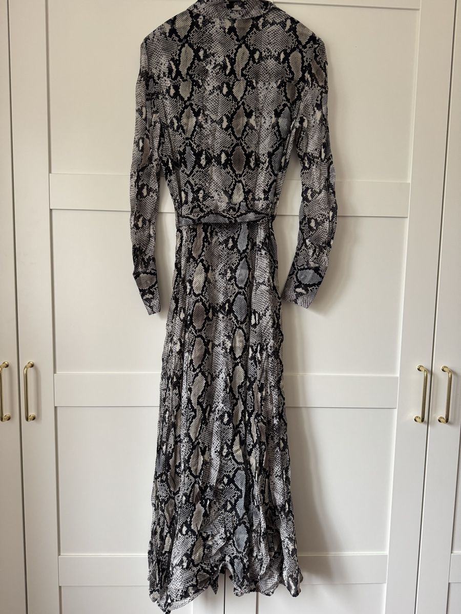 Massimo Dutti Vestiti: Schlangenmuster-Kleid von Massimo Dutti✨ – Nuovo (secondo la descrizione) da Ruggell venduto da mar_vq6b 2