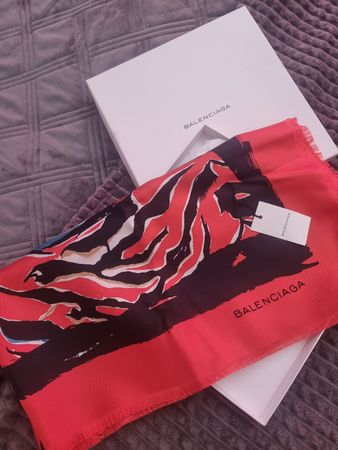 BALENCIAGA 100%SILK FOULARD  NEW WITH BOX