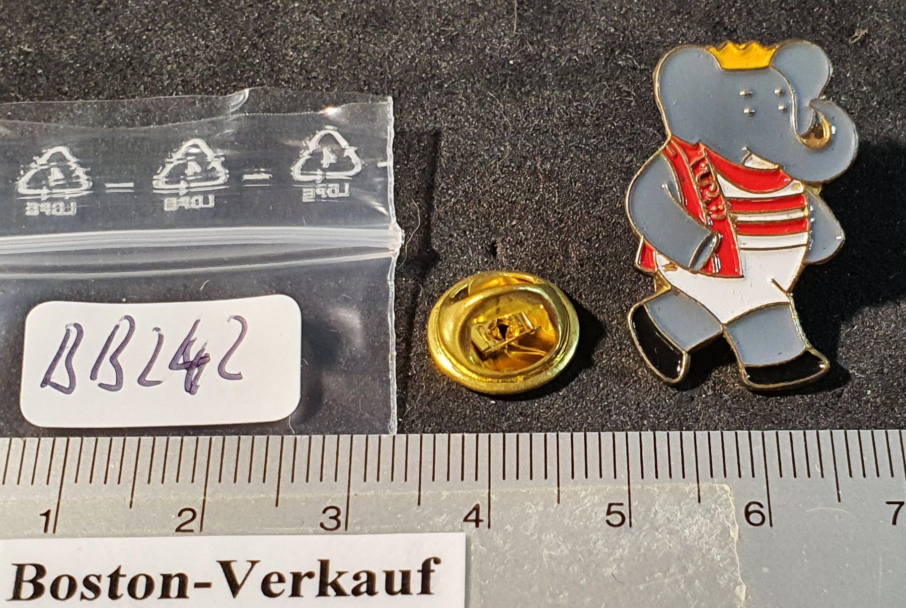 Placchette & Badge: BB242 - Pin Elefant BABAR mit Krone – Usato da Reinach BL venduto da Boston-Verkauf 1