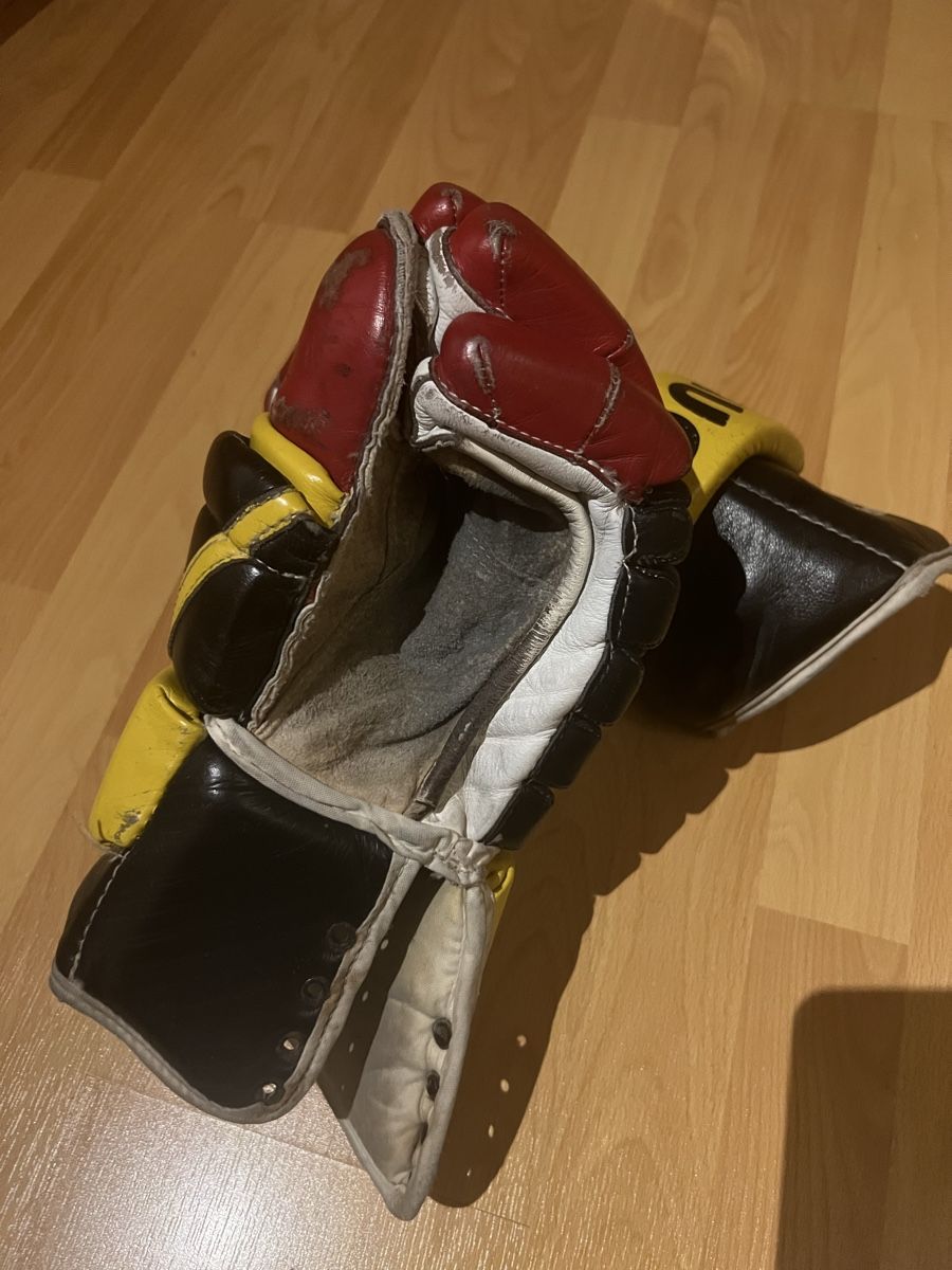Altri accessori da uomo: Gants SC Bern – Usato da Bulle venduto da TheBigL 1