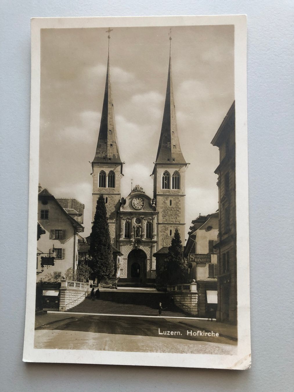 Cartes postales: AK. Hofkirche Luzern – D'occasion à Schötz par Odpa