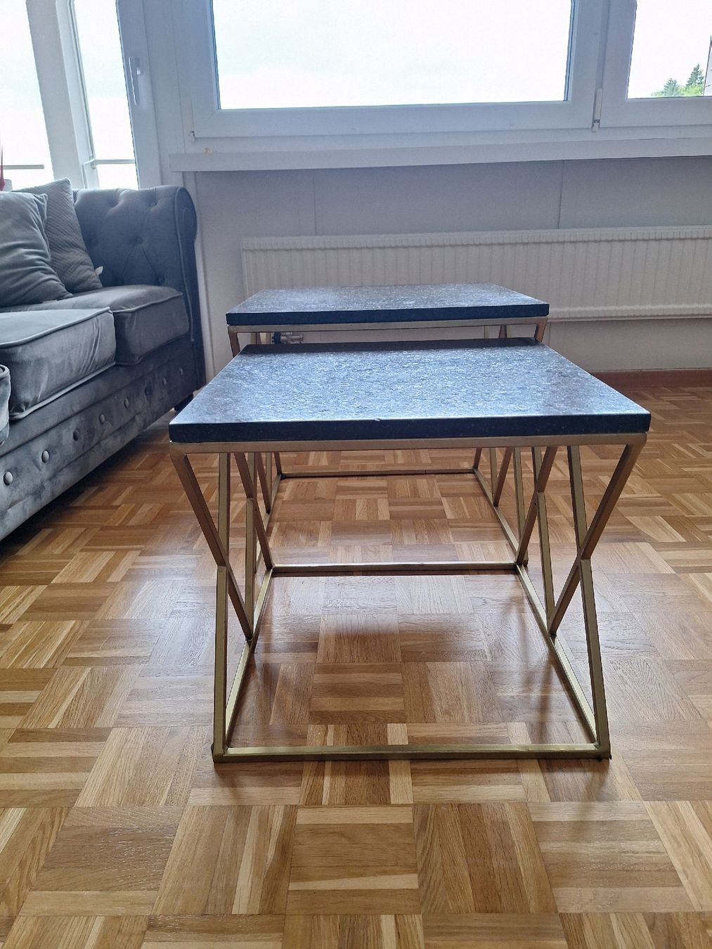 Tavoli: 2er Set Echtstein Couchtische in Gold & Schwa – Usato da Baden venduto da lpe_9vw2 1