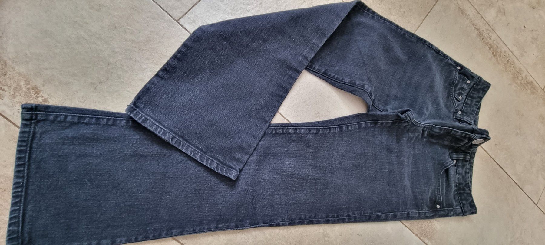 Lotti di vestiti: Tolles Kleiderpaket gr.36 – Usato da Grossdietwil venduto da GNOM313 6