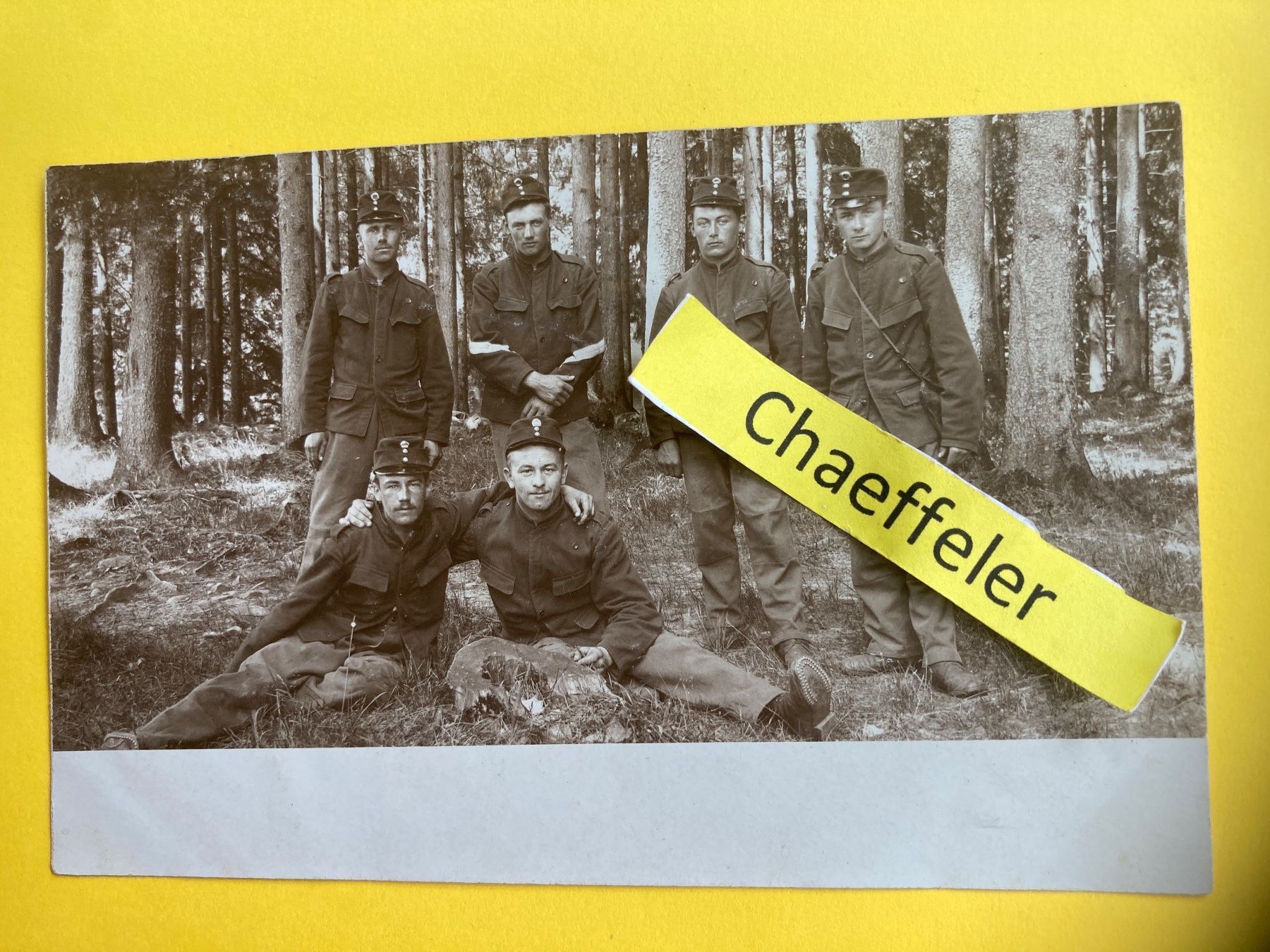 Ansichtskarten: Ansichtskarte mit Soldaten – Gebraucht aus Zürich von Chaeffeler