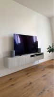 Fernseher Hänge Regal NP 399CHF 