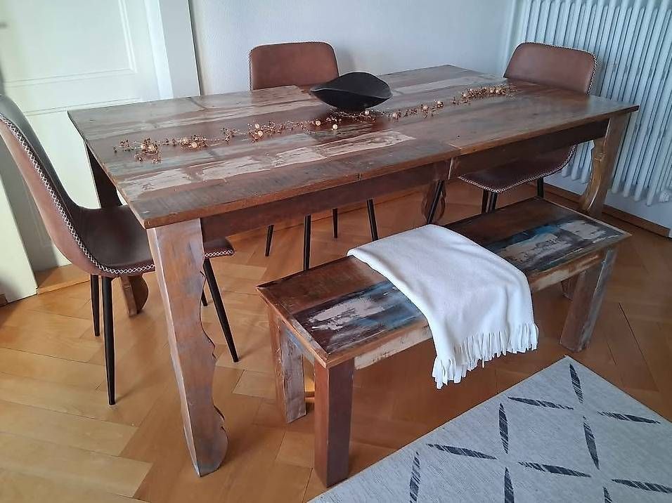 Set di tavolo e panche: TABLE + 4 CHAISES + BANC – Usato da Hauterive NE venduto da vdj_zm2q