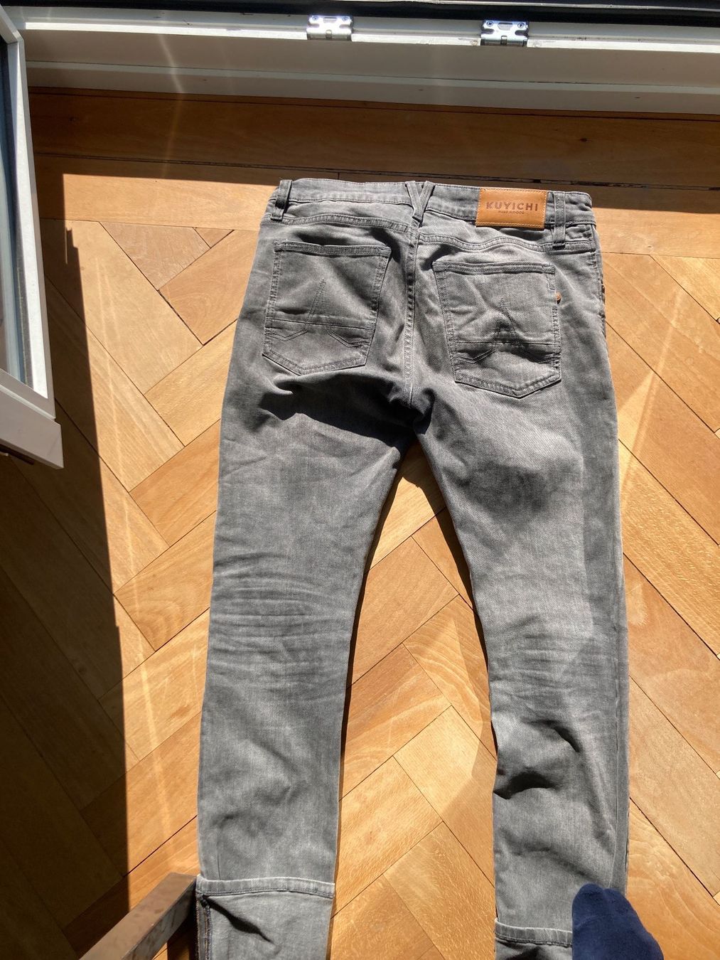 Jeans: KUYICHI-Jeans zwei- oder dreimal getragen von Rrrrevolve – D'occasion à Zürich par soulrider73 2