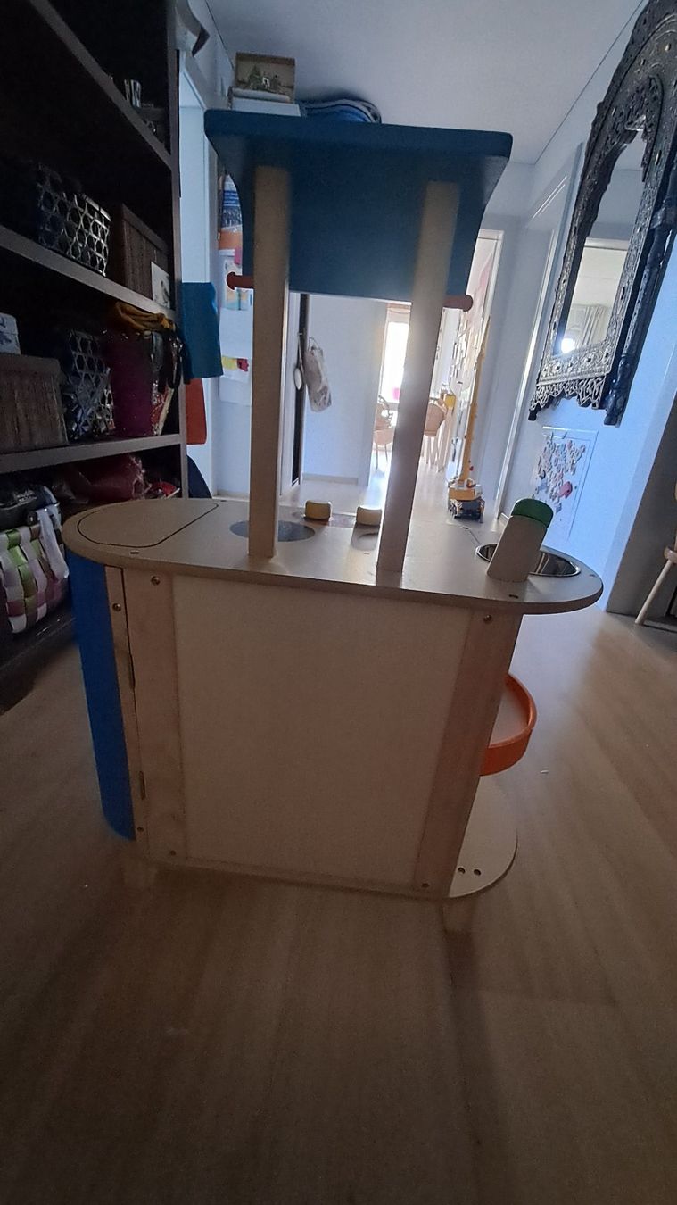 Jouets: Kinderküche Holz gut erhalten – D'occasion à Wädenswil par tat_j7wv 4