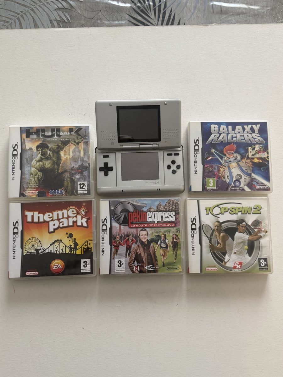 Nintendo Console: Nintendo DS Tank Silver + 5 jeux Nintendo – Usato da Genève venduto da sho_67qj