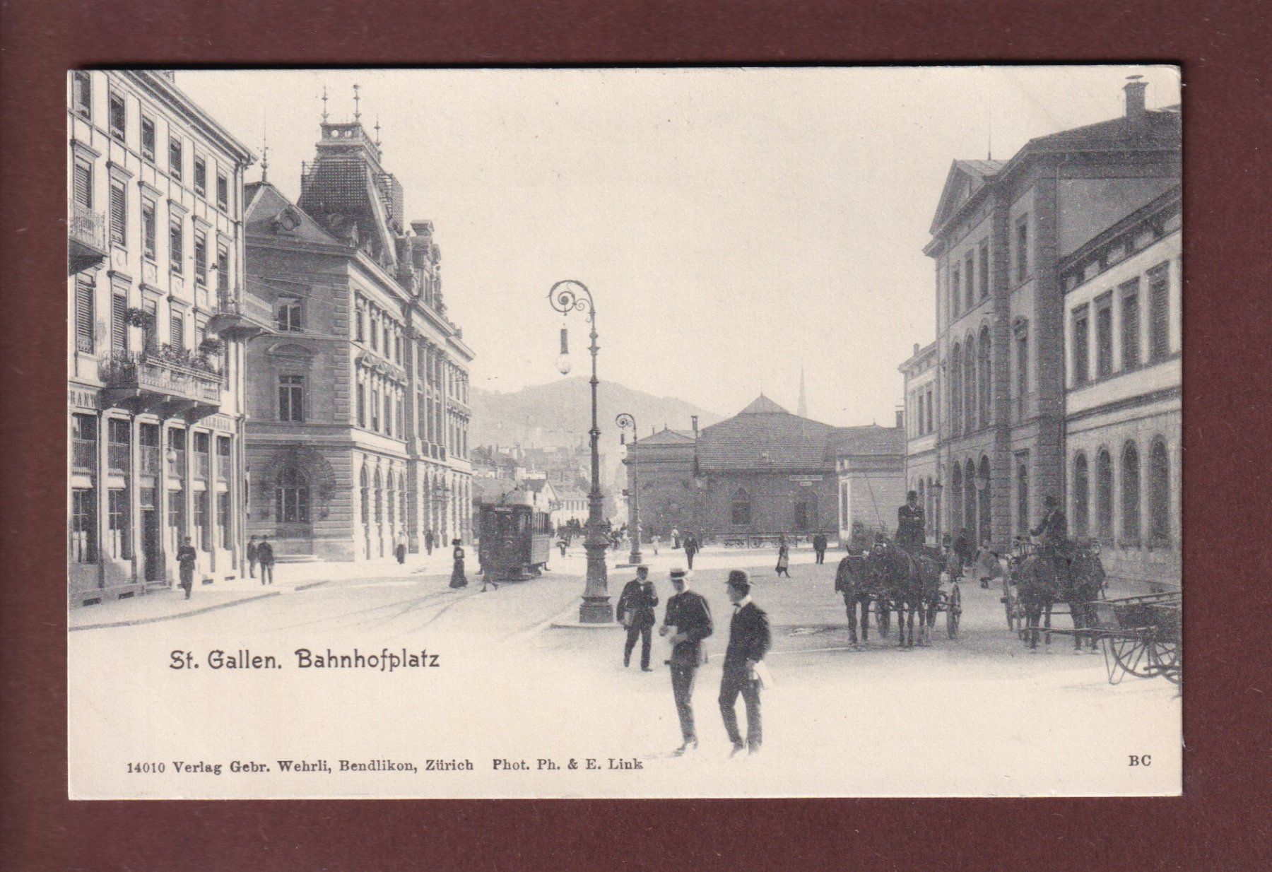 Cartoline postali: ST. GALLEN - Bahnhofplatz - Tram - Kutsche – Usato da Pully venduto da nicecards