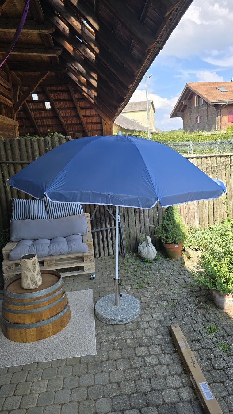 Parasols: Sonnenschirm 180cm Durchmesser – Neuf avec emballage d'origine à Wengi b. Büren par NeReida88 1
