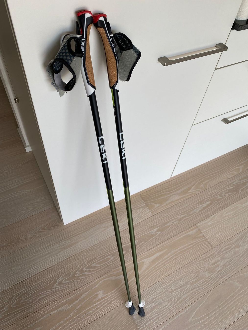 Leki Sonstige Zubehör: LEKI Walkingstöcke, Carbon Performance, 105 cm – Gebraucht aus Bubikon von Nic050 1