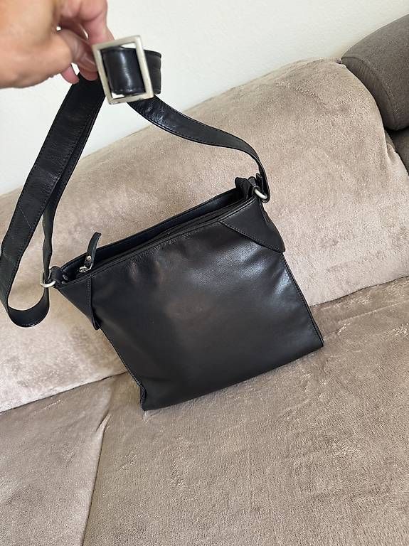 Taschen für Damen: Leder Damen Tasche – Gebraucht aus Schaffhausen von Fixier 1