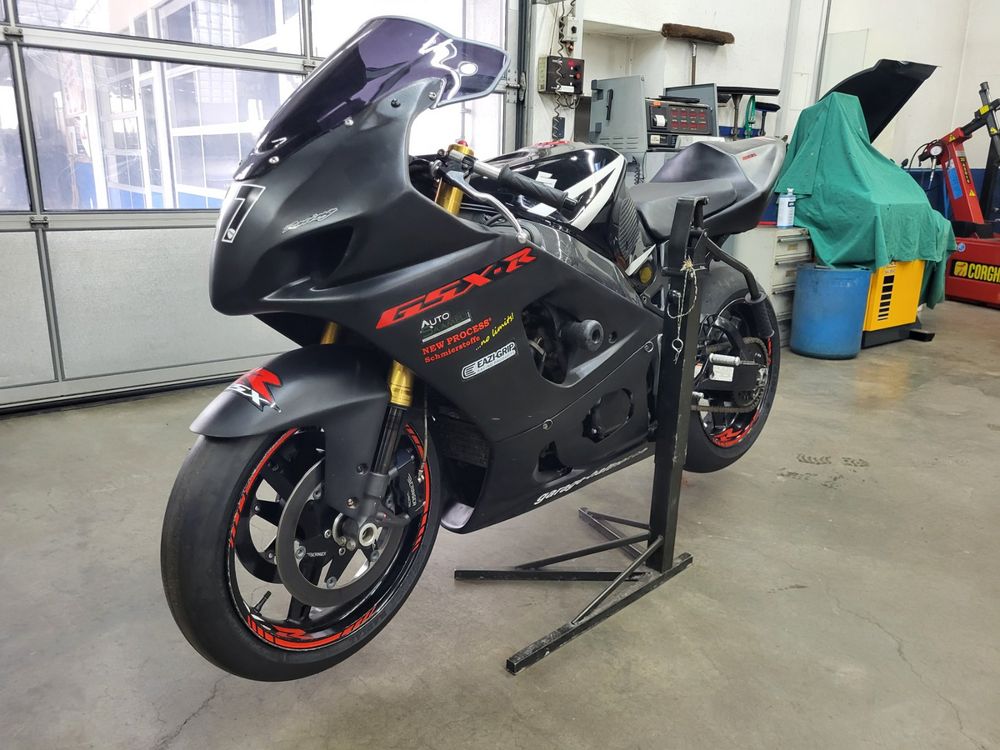 Suzuki Strada: Suzuki GSXR-1000 Racing – Usato da Frasnacht venduto da garhalt 2