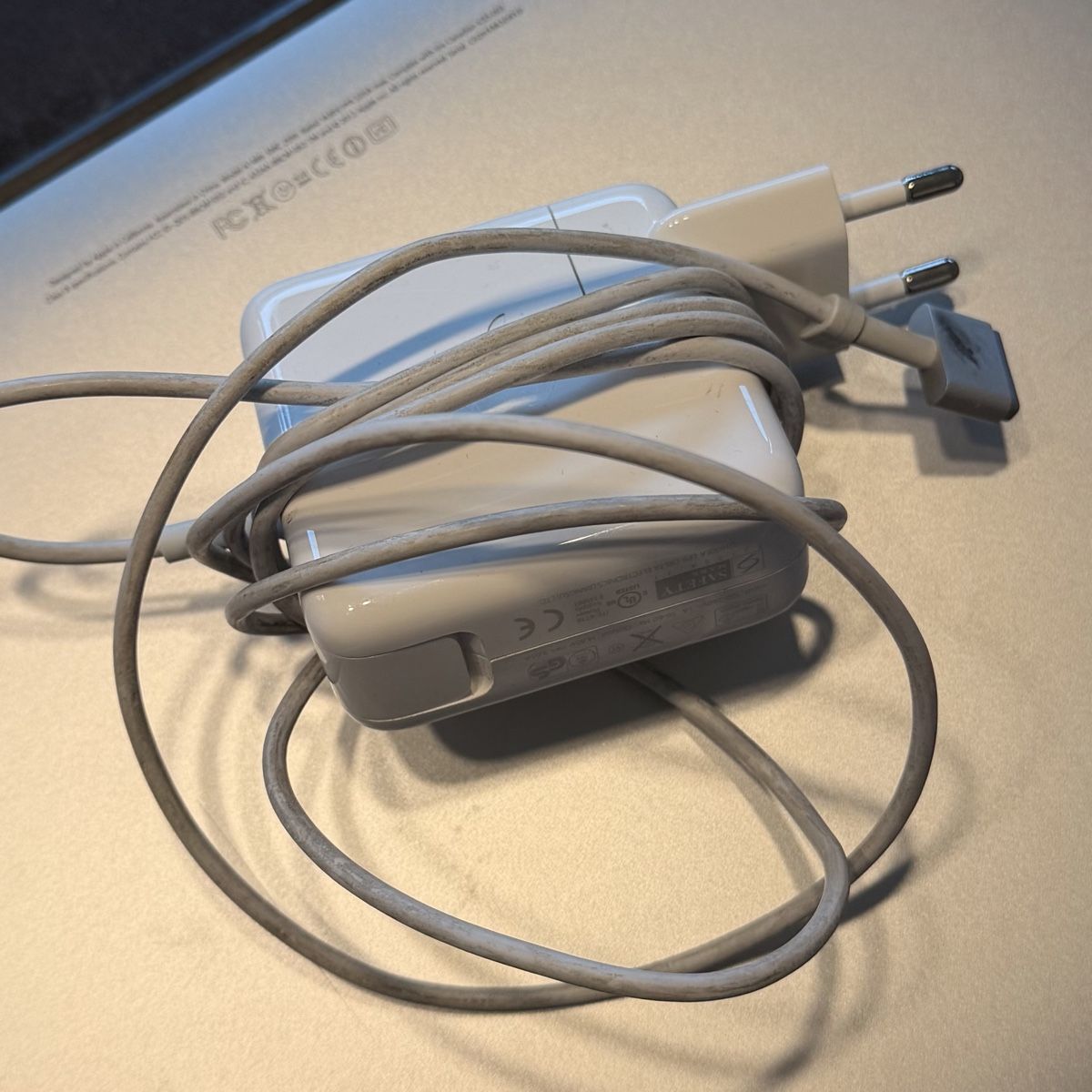 Apple Portables: MacBook Air - A1466 – D'occasion à Lugano par LordAlox77 3