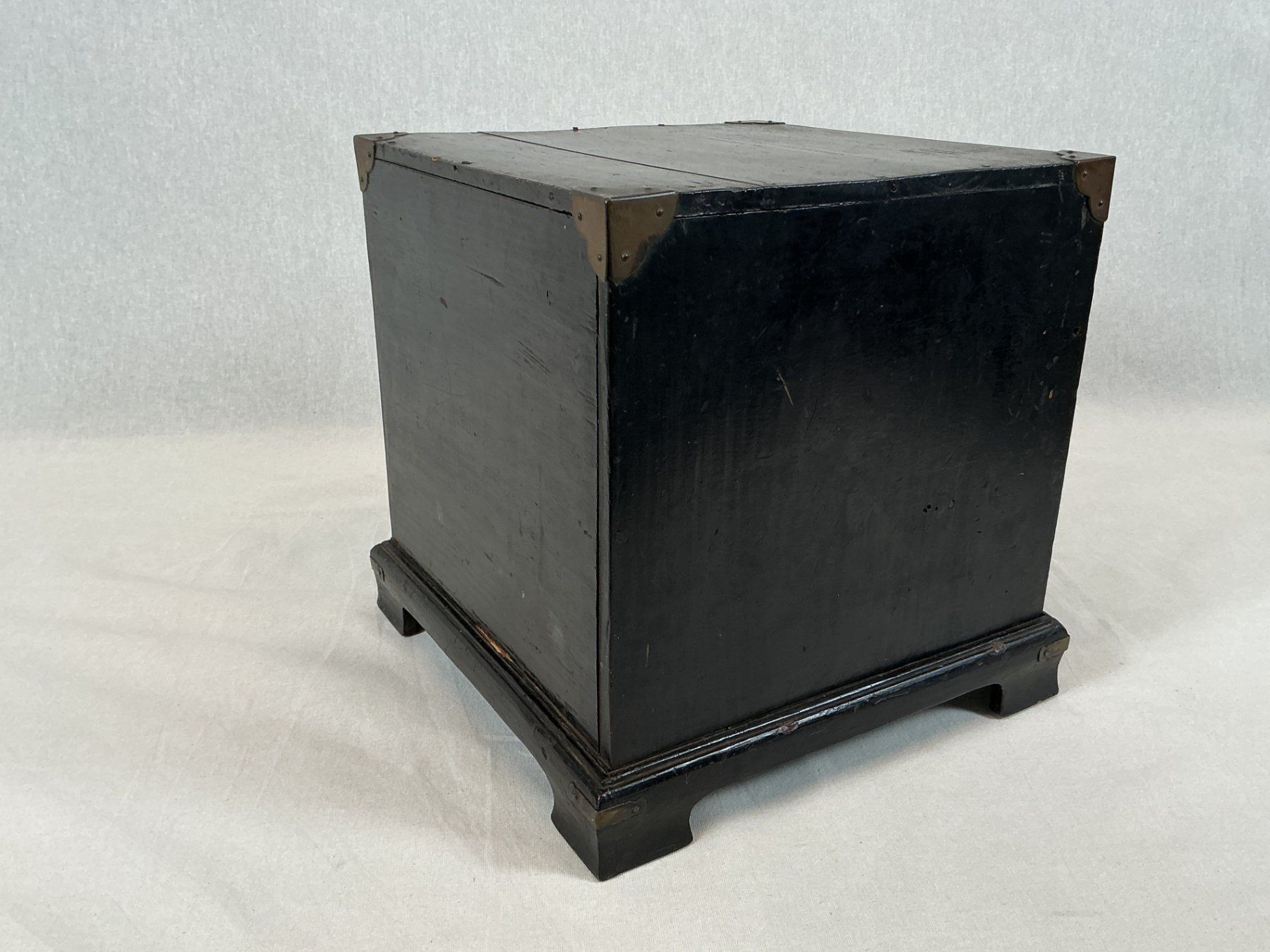 Commodes: KOMMODE Antik aus Korea – D'occasion à Richterswil par Restwert_Richterswil 2