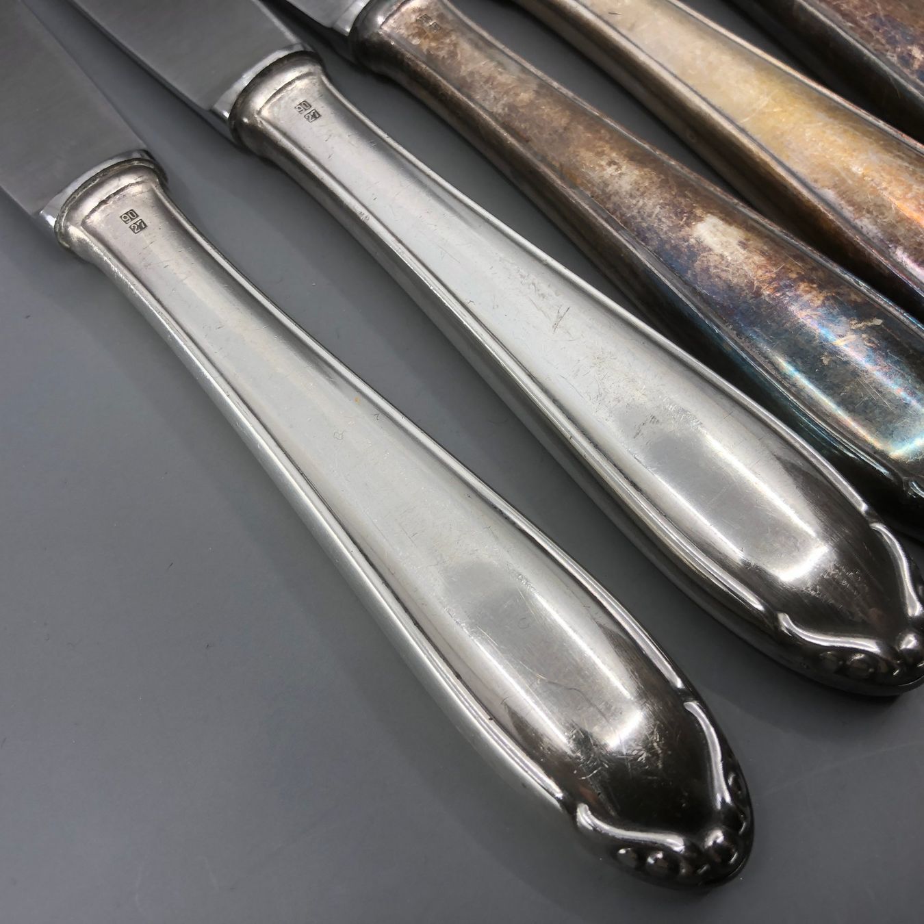 Posate: 6 Tafelmesser versilbert Bruckmann Jugendstil – Usato da Basel venduto da Tiabeanie