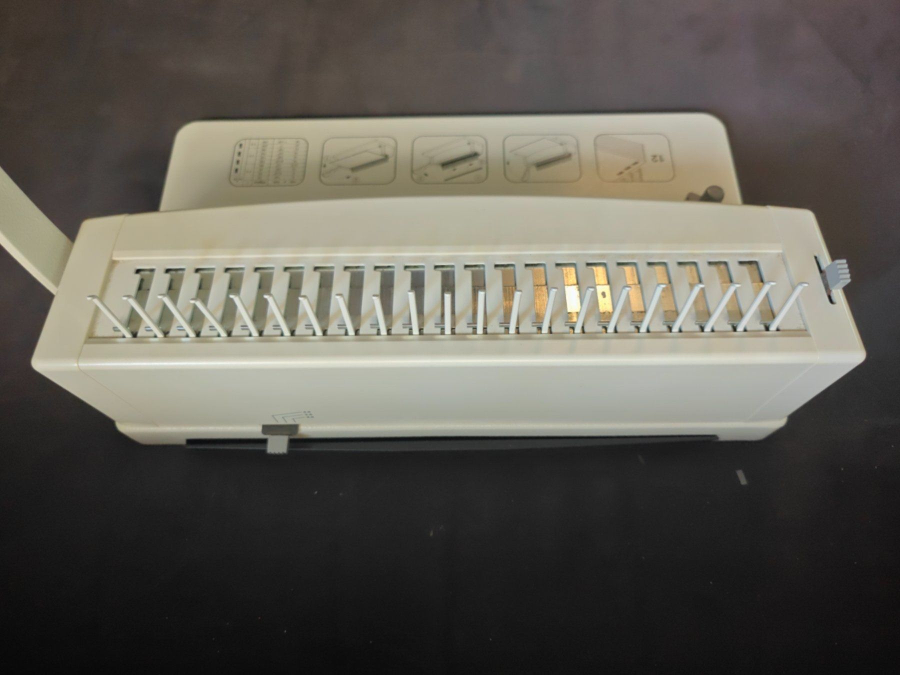 Macchine rilegatrici: Bindegerät / Comb Binding Machine inkl. Zubehör – Usato da Zürich venduto da Mark_Hi-Tech 1