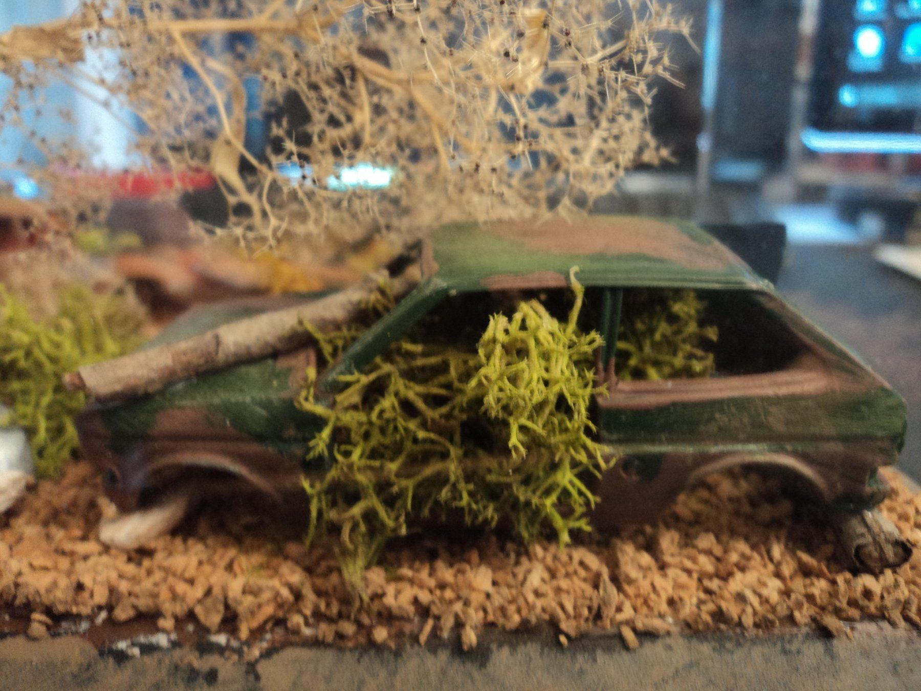 Volkswagen Modellini d'auto: Diorama Schrottplatz 1/43 mit 2x VW Scirocco, VW Käfer – Nuovo (secondo la descrizione) da Schwarzenburg venduto da modelCARama 4