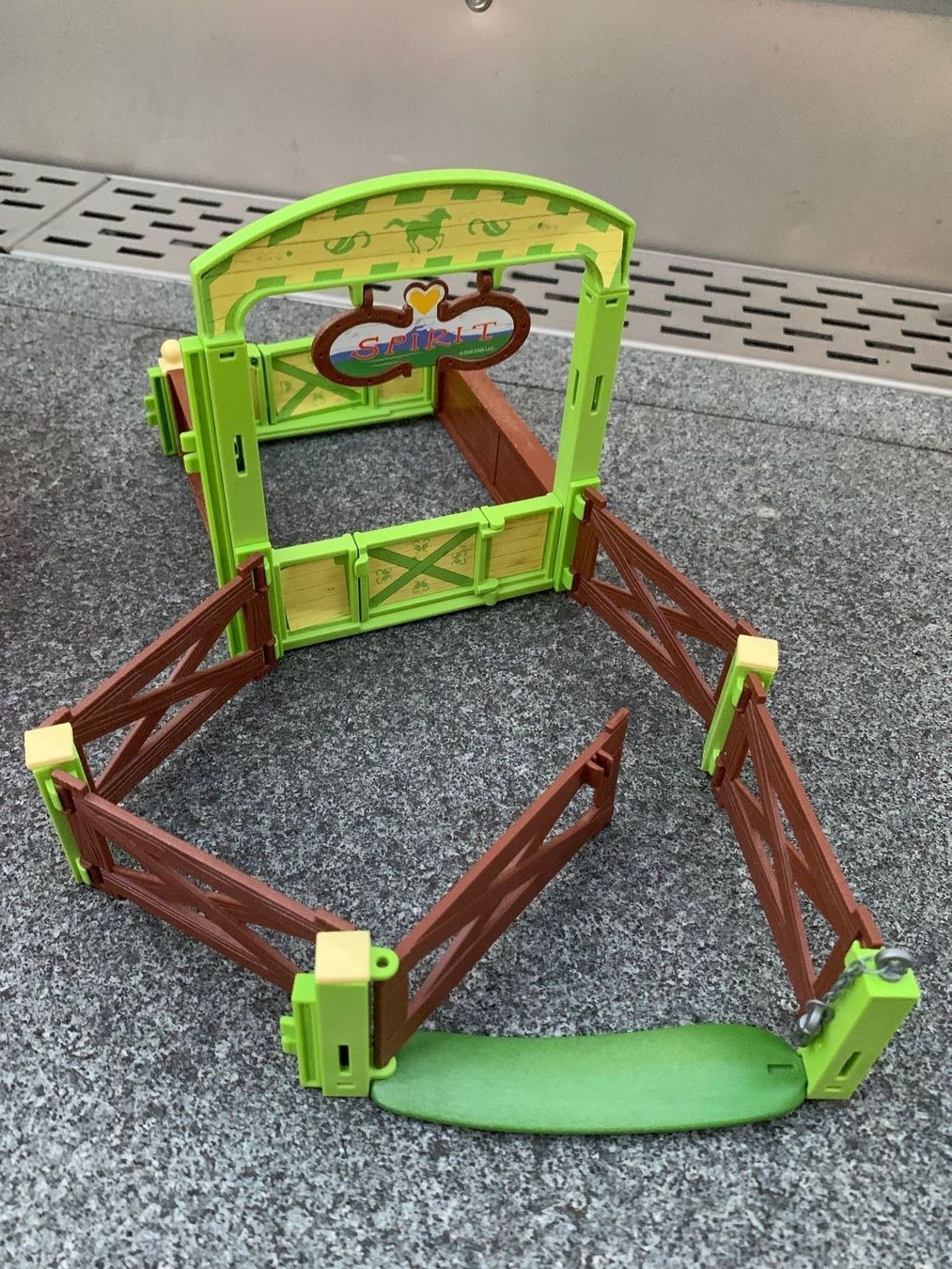 Playmobil Giocattoli: Playmobil Spirit Riding Free Pferdebox – Usato da Zürich venduto da iri_dqw7 8