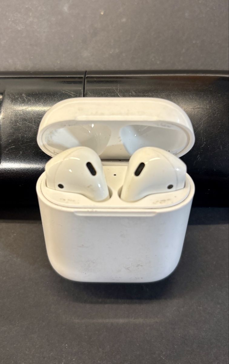 Apple Casques audio: Apple AirPods 2. Generation  – D'occasion à Davos Dorf par Jaensche 3