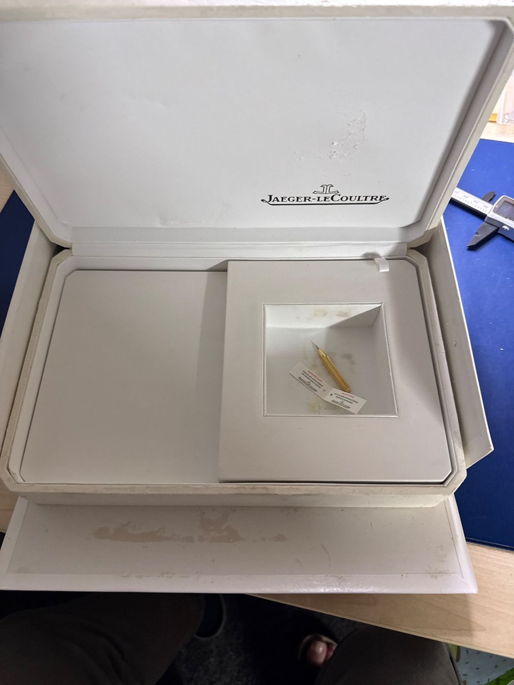 Jaeger-Lecoultre Uhrenboxen: Jaeger Le Coultre Uhrenbox – Gebraucht aus Pfeffingen von Allhandelklgwatches