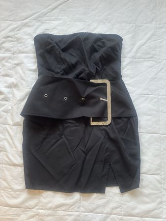 Robe noire bustier avec ceinture