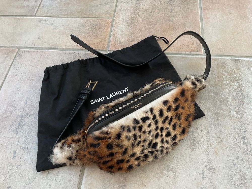 Saint Laurent Fur / Pelz Gürteltasche NP. 1400 Fr. (Neu (gemäss ...