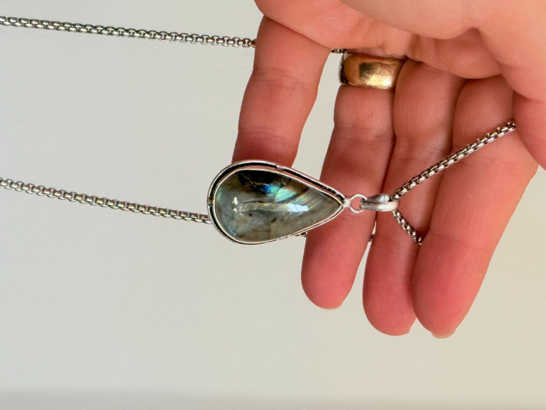 Catenine: Collier avec pendentif labradorite – Nuovo e nell'imballaggio originale da Genève venduto da AGBERG 7