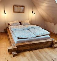 Altholzmöbel Bett/Sideboard/Beistellmöbel