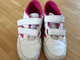 Adidas Turnschuhe non-marking Klett 36