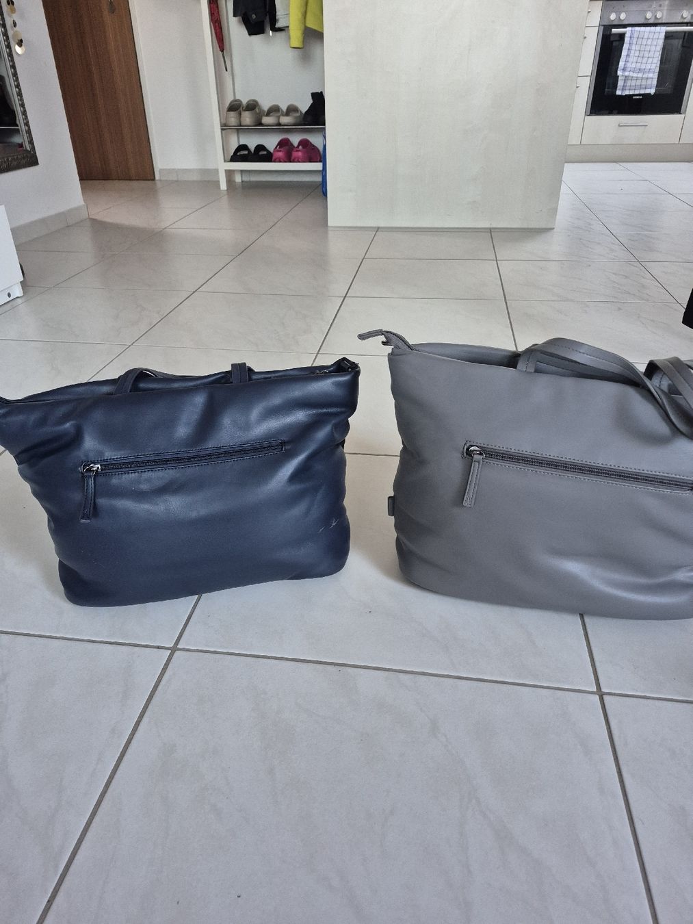 Tom Tailor Taschen für Damen: 2 Tom Tailor Handtaschen blau grau – Gebraucht aus Aesch BL von Moni1211 1