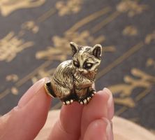 Sitzende Katze aus massivem Messing – Miniaturfigur