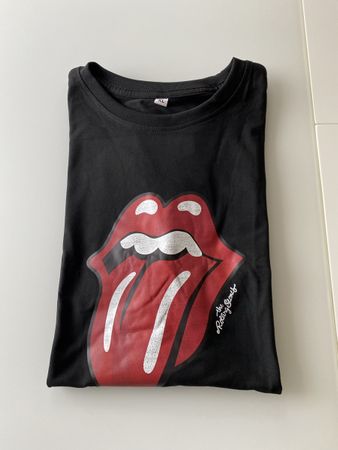 Neues, tolles T-Shirt Grösse XL ( ist eher ein M )