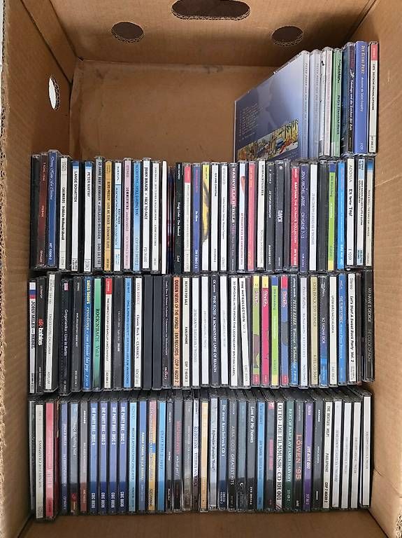 CD: CD Sammlung - Eine Bananenkiste ca 116 CD's – Usato da Rutschwil venduto da cla_9fgl