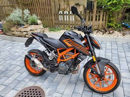 KTM Duke 125