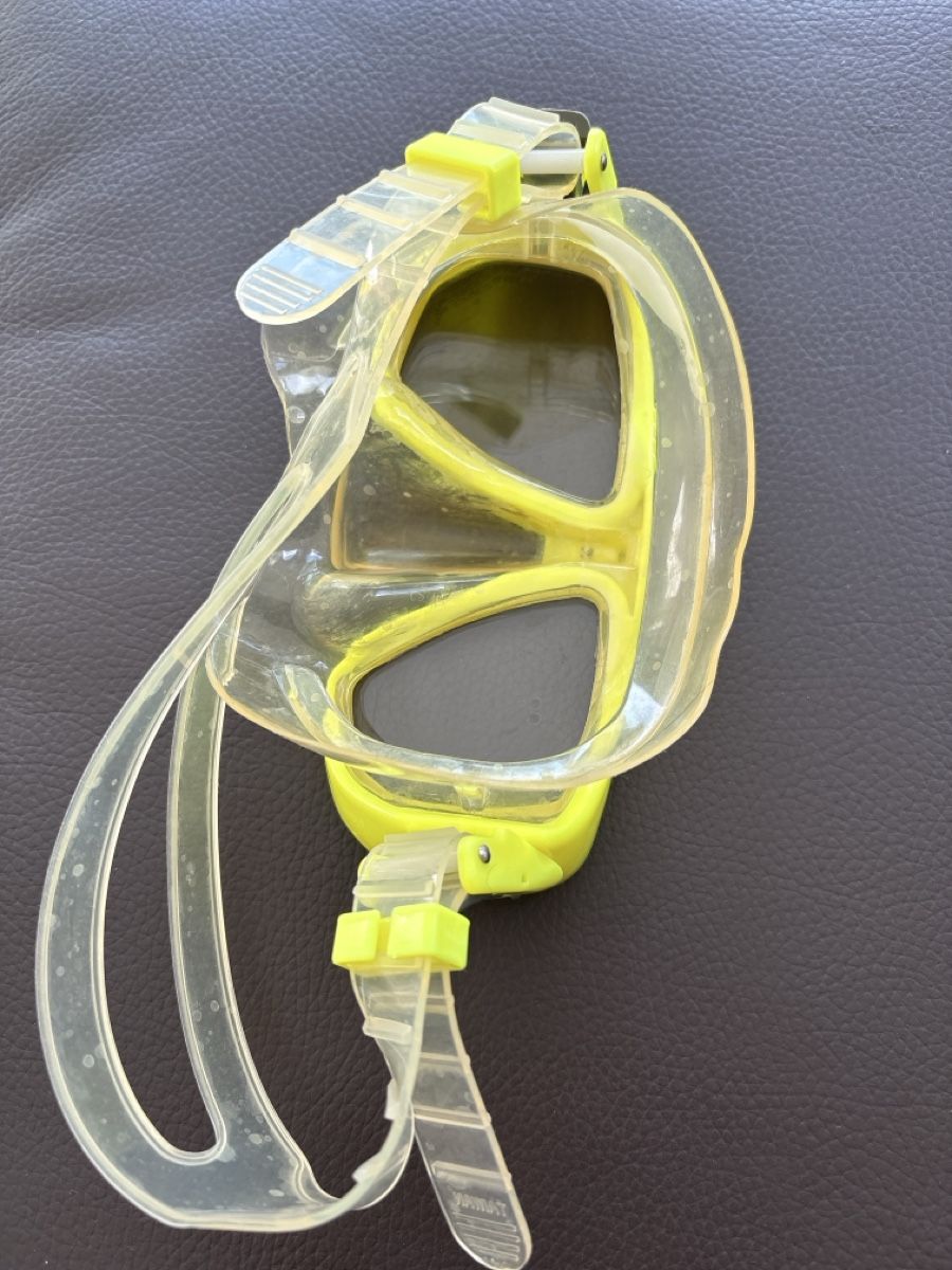 Palmes, Masques & Tubas: Taucherbrille gelb transparent gebraucht – D'occasion à Basel par ann_7w6q 1