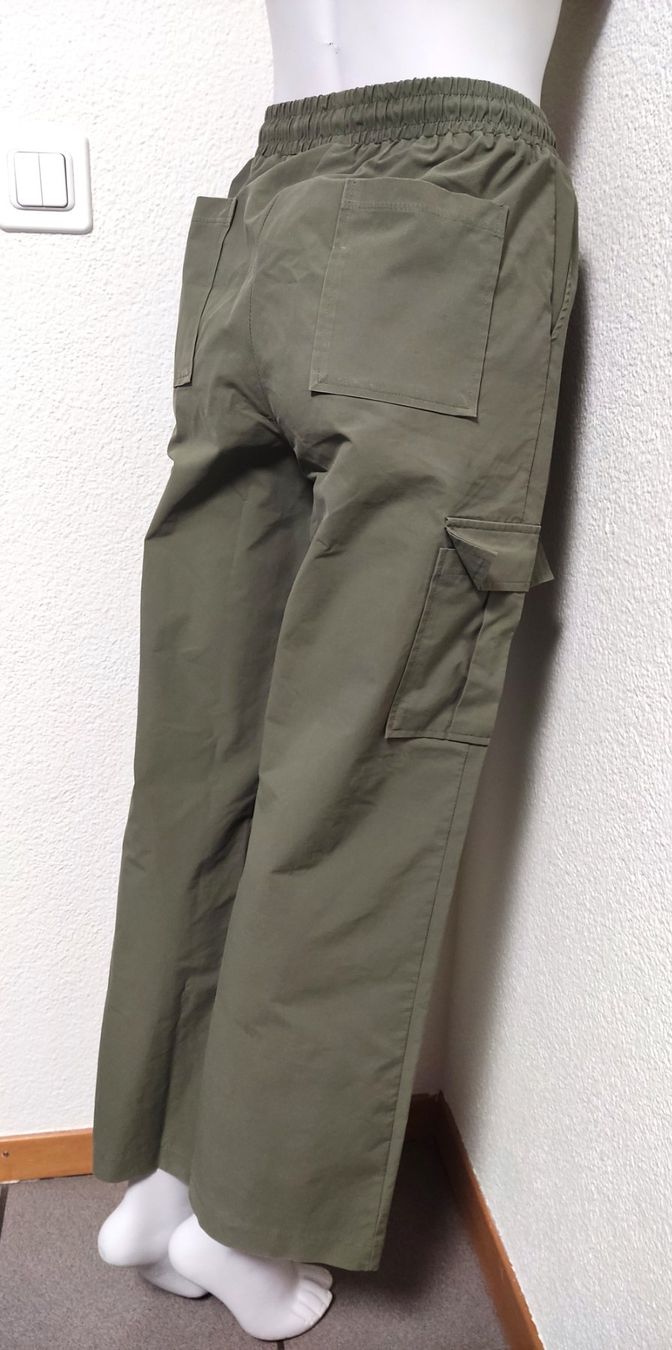 Pantaloni: Cargo-Hose Khaki Gr. S / 36 – Nuovo (secondo la descrizione) da Biel/Bienne venduto da AnikaNah 1