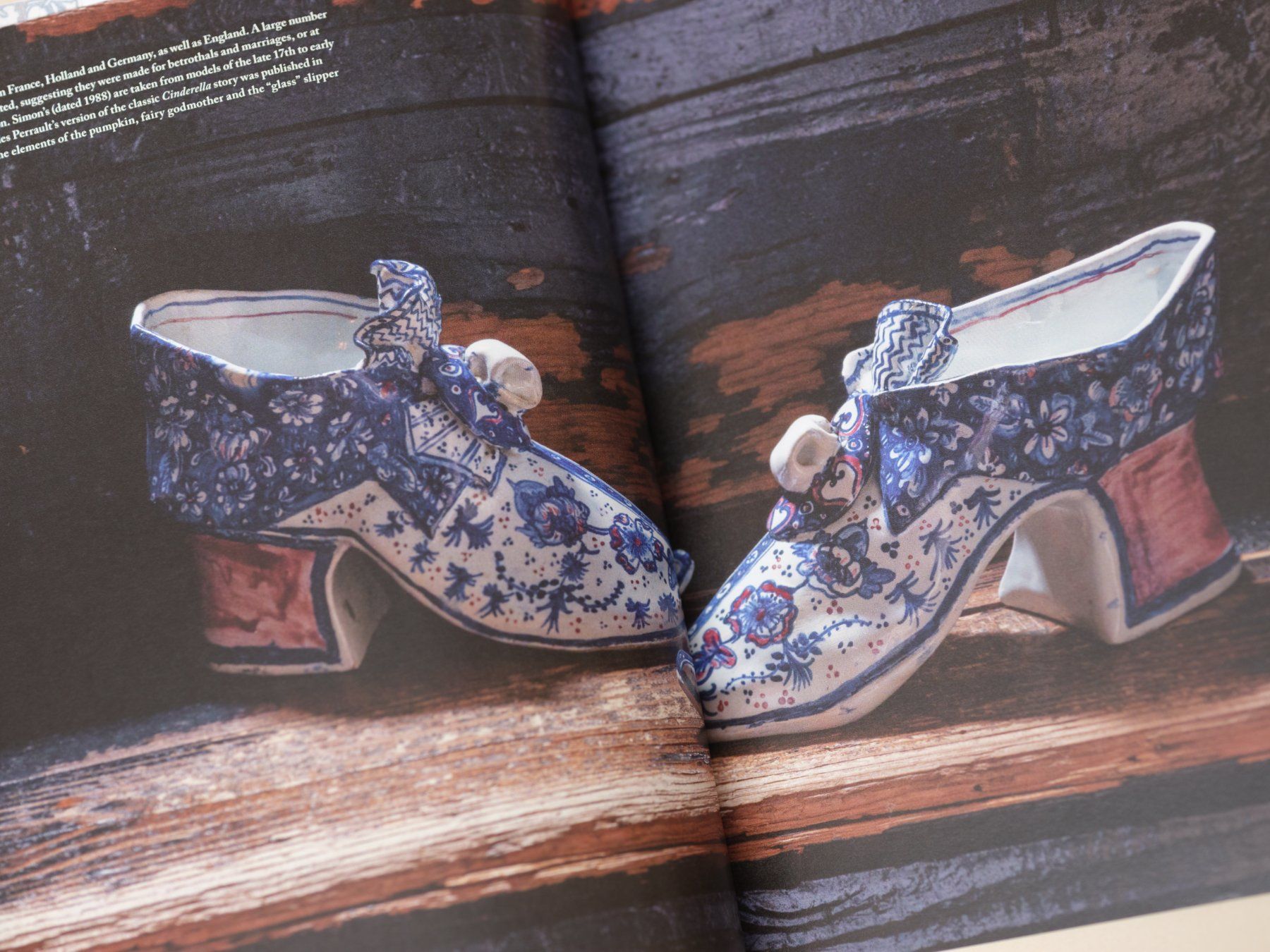 Libri: The Ceramic Work of Simon Pettet – Usato da Zürich venduto da 000rk 2