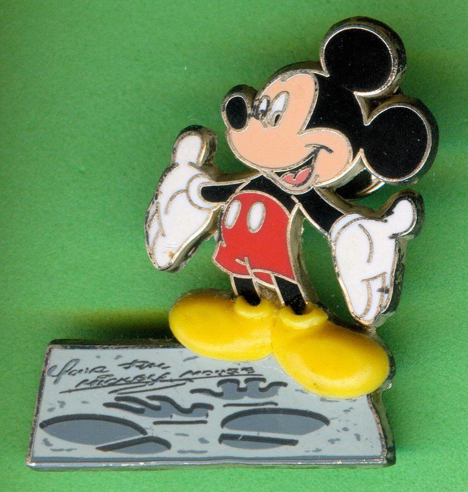 Disney Placchette & Badge: DISNEY  Hollywood  MICKEY MAUS – Usato da Winterthur venduto da Sammleroase