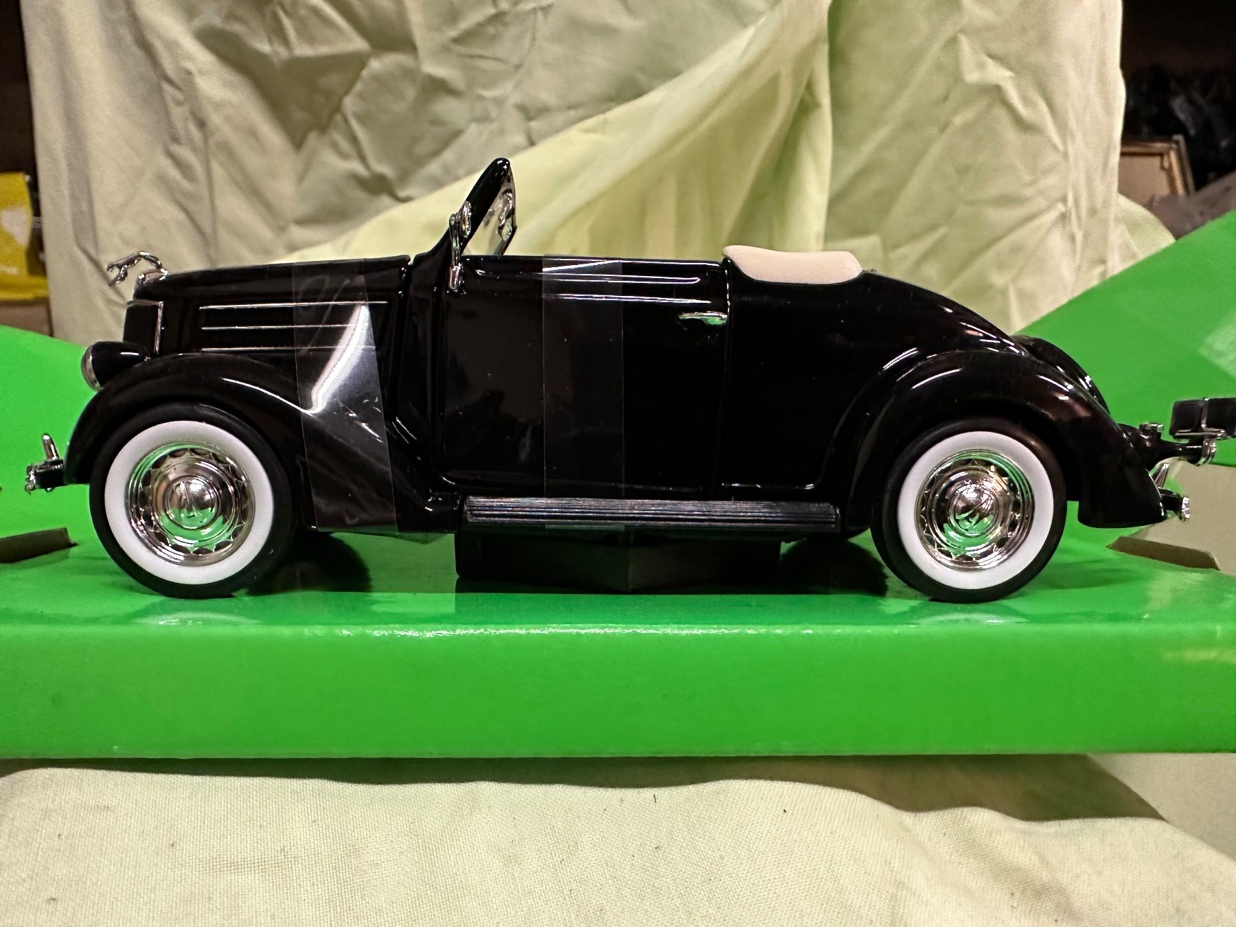 Ford Modellautos: Ford 1936 deluxe cabrio Oldtimer classic hot rod – Neu (gemäss Beschreibung) aus Reinach AG von rares75 1