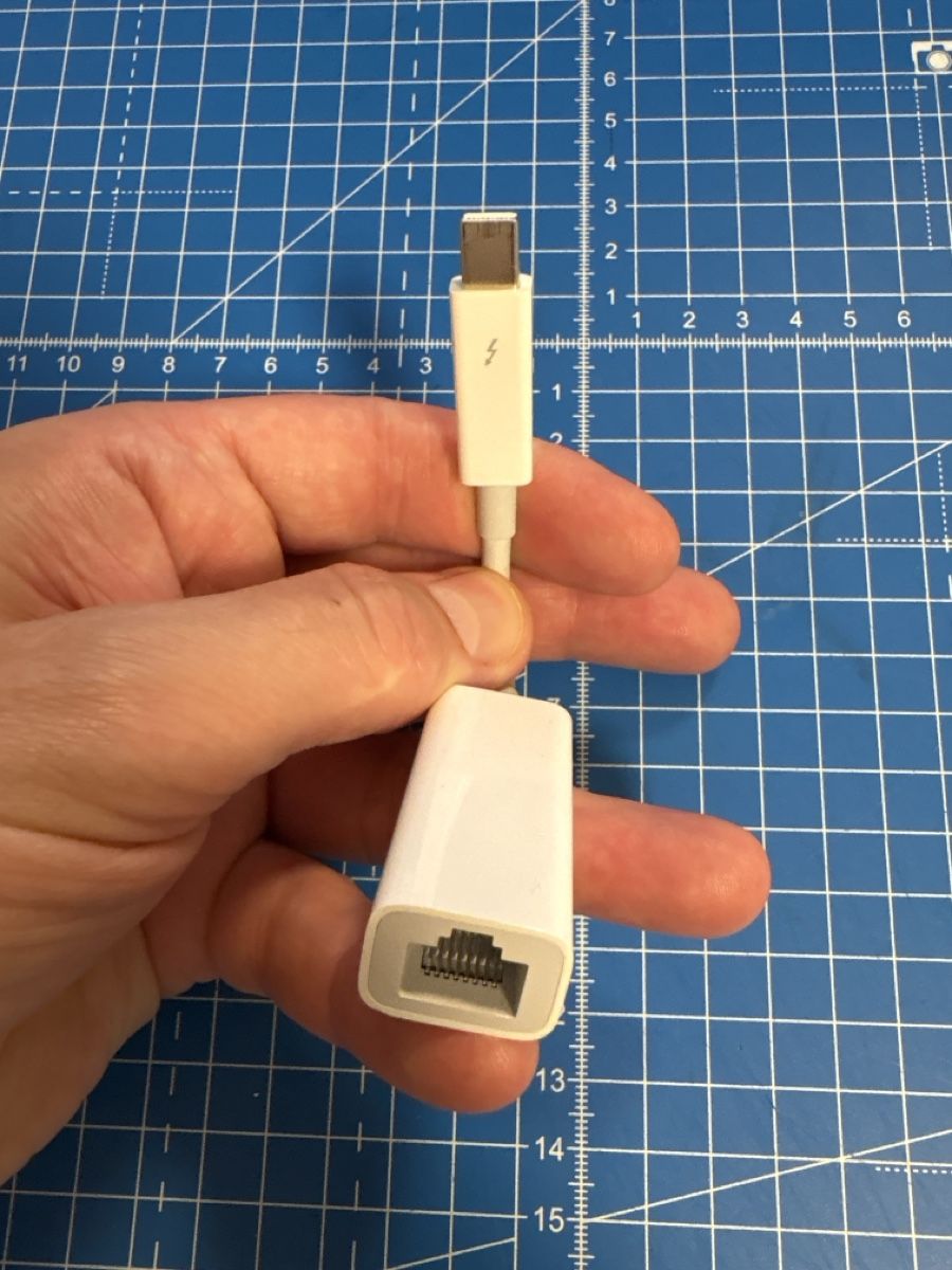 Apple Laufwerke & Adapter: Thunderbolt zu Ethernet Adapter – Gebraucht aus Basel von marcepan