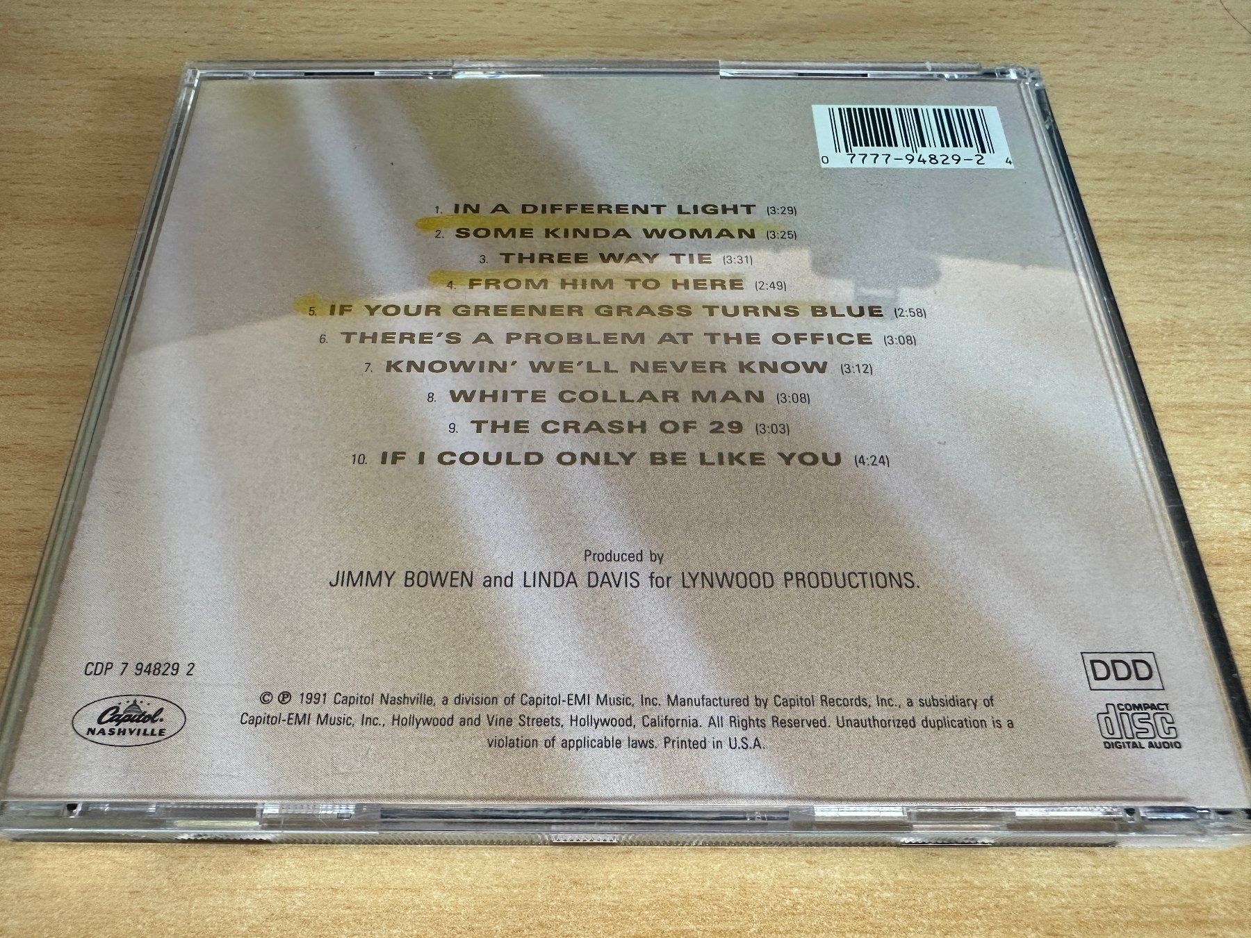 CD: Linda Davis – In A Different Light – Usato da Rikon im Tösstal venduto da Alpenmutz 1