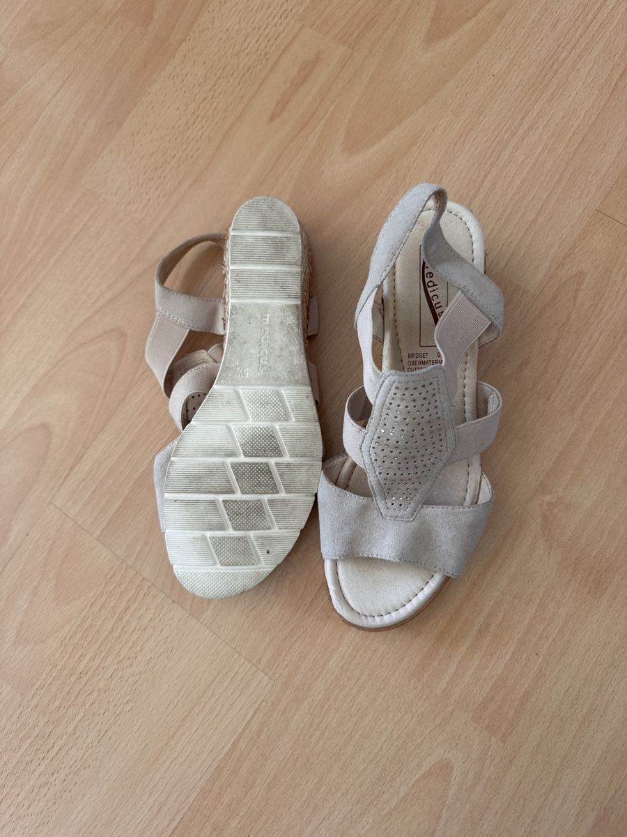 Damenschuhe: Beige Medicus Sandalen – Gebraucht aus Zürich von man_nq66 3